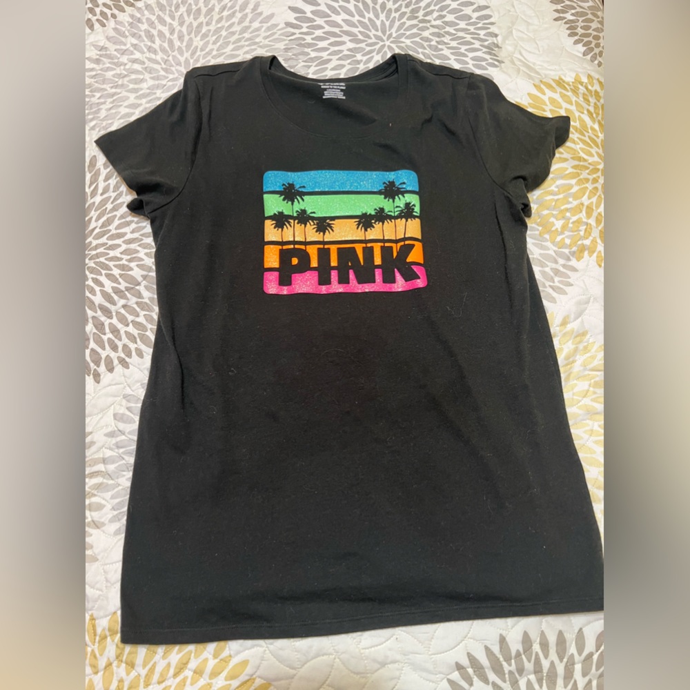 Victoria Secret PINK 🌷 T-Shirt 👚